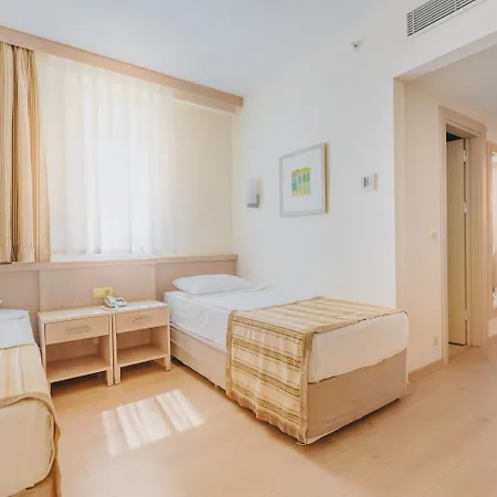 Sural (adults Only) Σιντέ